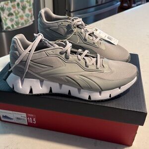 NIB Reebok Grey Zig Dynamica 4 men’s 10.5 woman’s 12